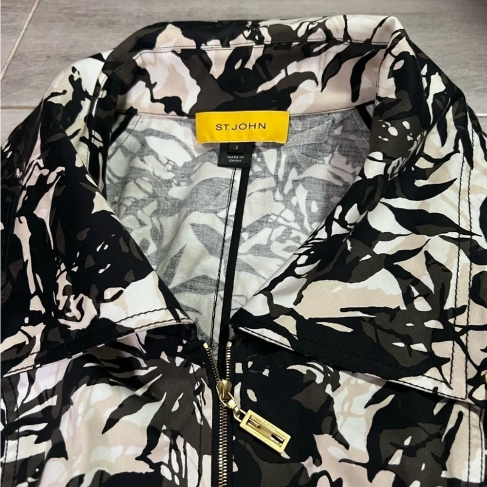St. John Black and Cream Zip up Floral Cotton Blazer Jacket, Women’s Size 2 - Picture 3 of 8